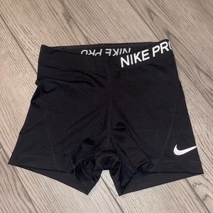 Women’s Nike Pros
